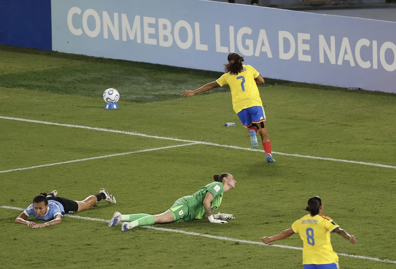 Gisela Robledo conduce a Colombia al Mundial Femenino de Brasil tras vencer a Uruguay