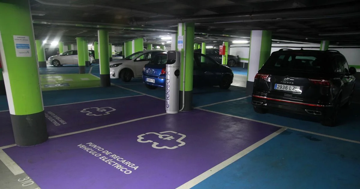 A Coruña lanza recargas gratuitas para vehículos eléctricos en la Fábrica de Tabacos