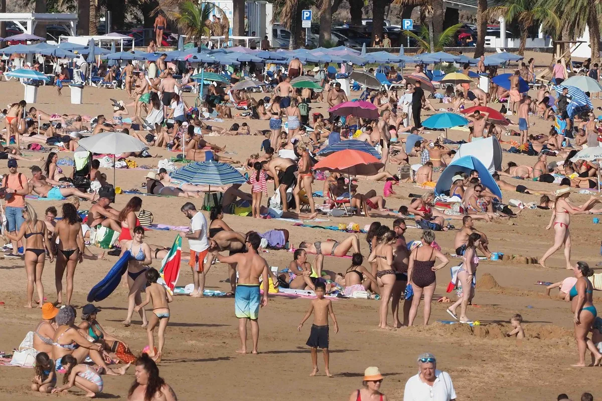 Canarias activa prealerta por aumento récord de temperaturas en todo el archipiélago