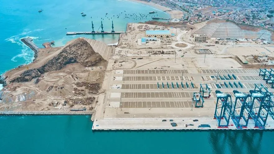China invierte 24.000 millones de dólares en puertos para fortalecer su red logística global