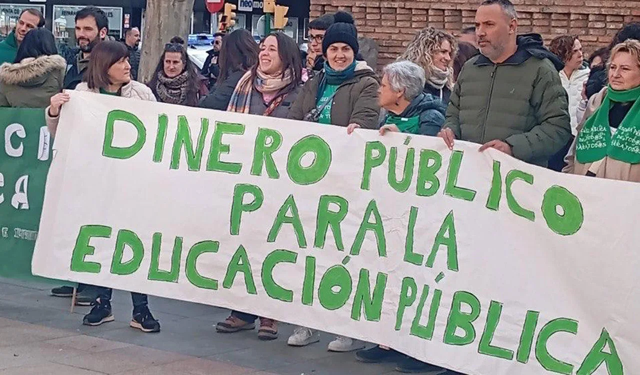 Crece la movilización educativa en Aragón con apoyo de Marea Verde y críticas a los servicios mínimos