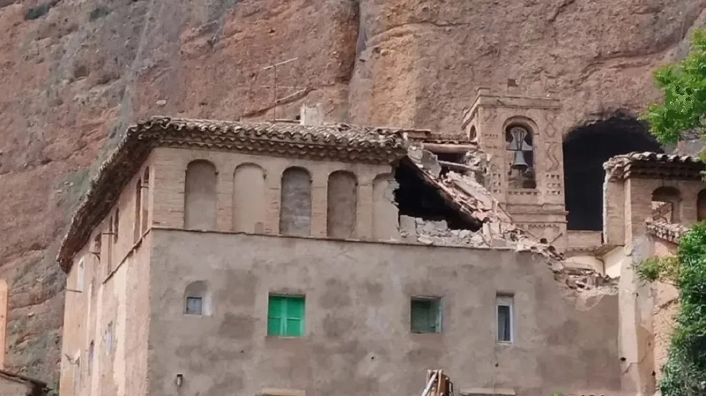 Denuncian el derribo del palacio renacentista de Los Fayos y el Palacio de los Azcón-Sancho en Aragón