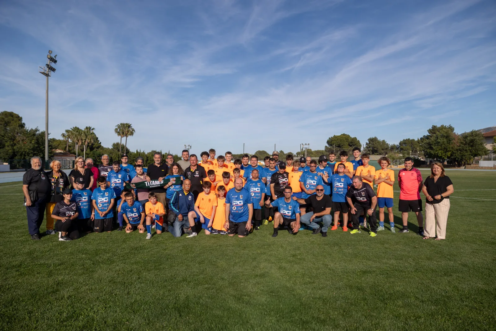 Deporte inclusivo une al CF l’Alfàs con Titanes sin Barreras en jornada de convivencia
