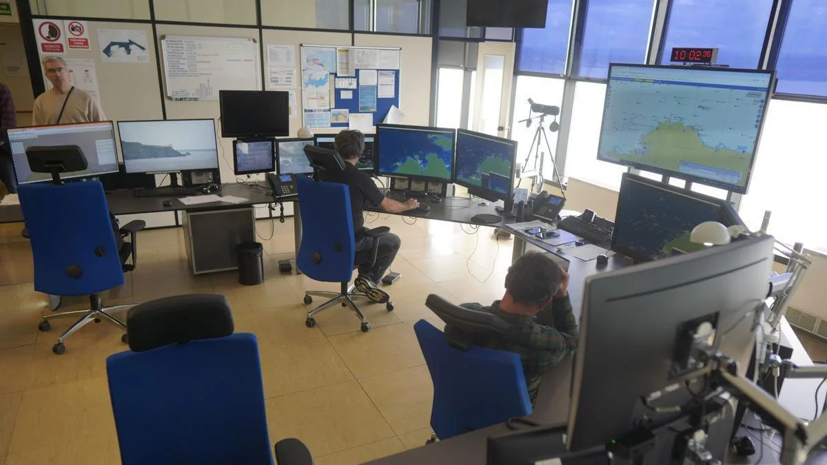 Descubren secretos y curiosidades de la Torre de Control Marítimo de A Coruña