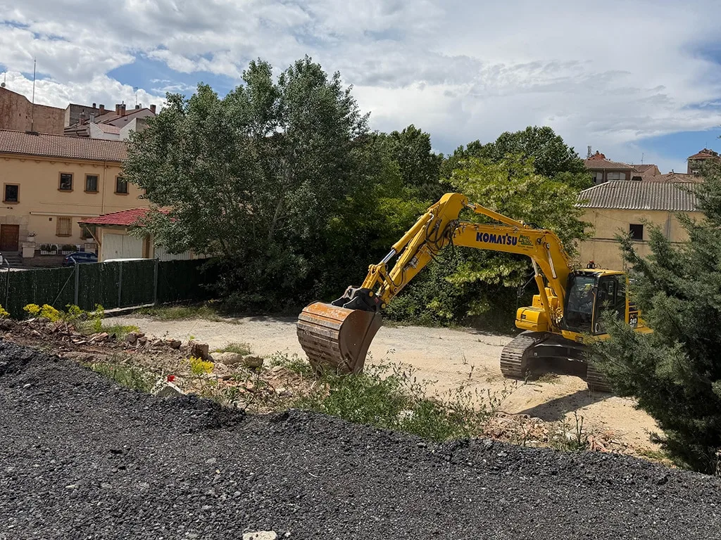 El aparcamiento para autobuses turísticos en el antiguo Regimiento abrirá en julio en modo prueba