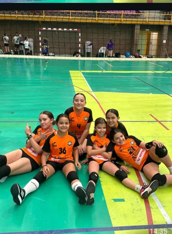 El Club de Voleibol Ciudad Rodrigo cierra el curso con un triunfo en Ávila