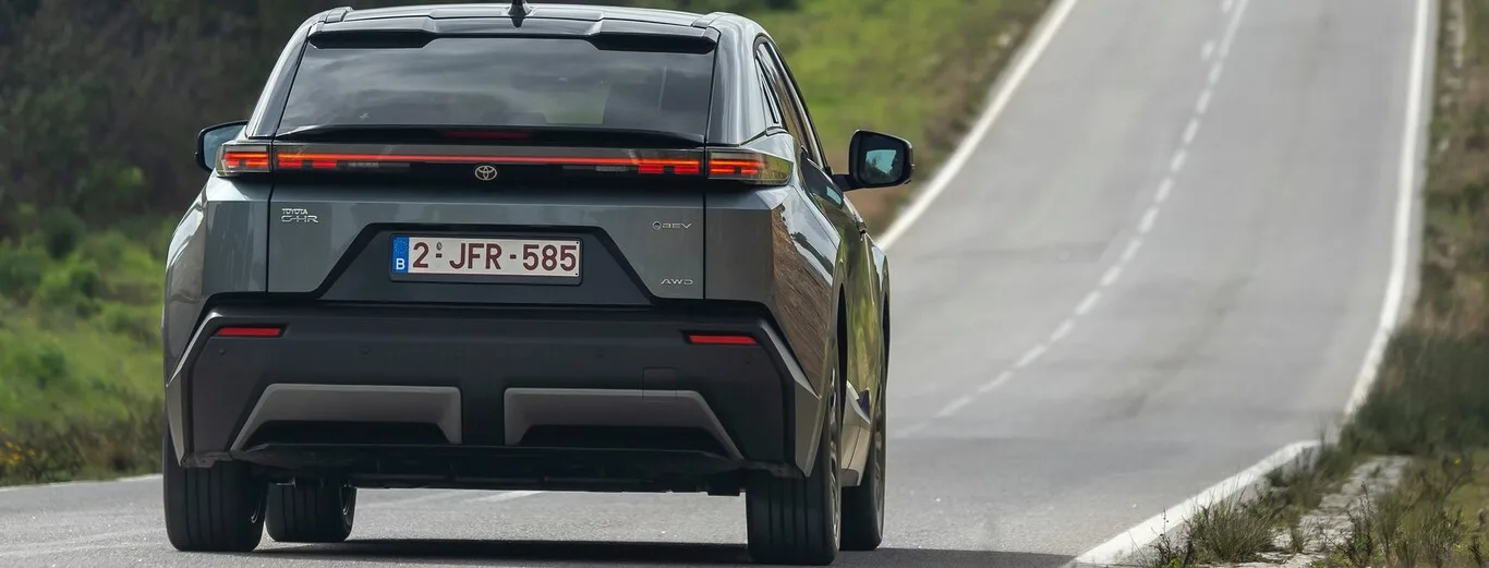 El coche eléctrico desafía a la industria automotriz japonesa en plena transición tecnológica