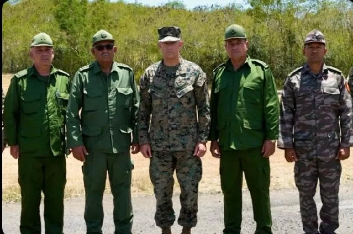 Encuentro inesperado entre líderes militares de EE. UU. y Cuba en la base de Guantánamo