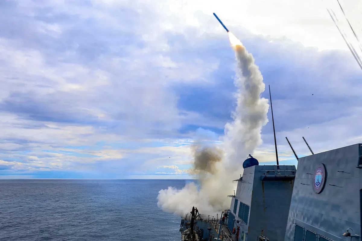 Estados Unidos ataca en el sur de Irán durante negociaciones diplomáticas en Catar