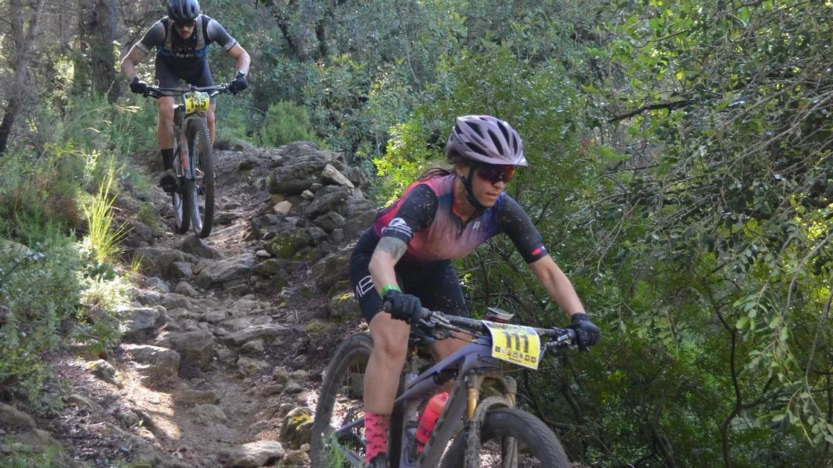 Glòria Medina y Héctor Mollà se imponen en la tercera edición de la Marxa BTT La Llosa de Ranes