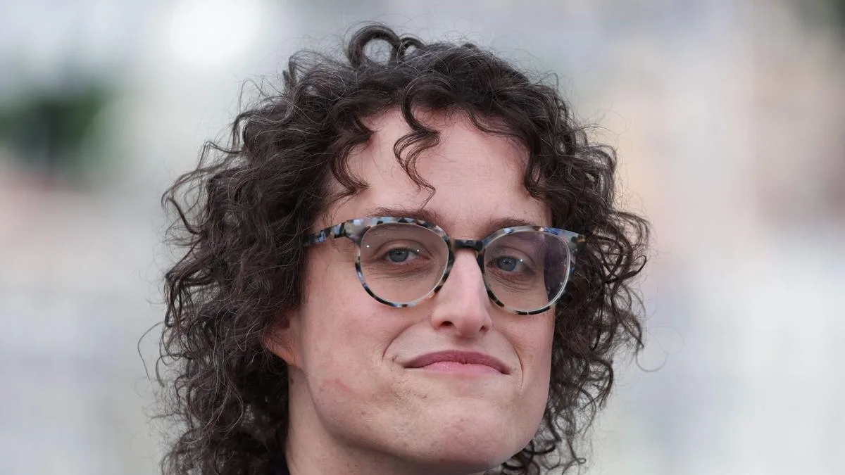 Jane Schoenbrun cautiva en Cannes con su nuevo film sobre cine de terror y cultura pop