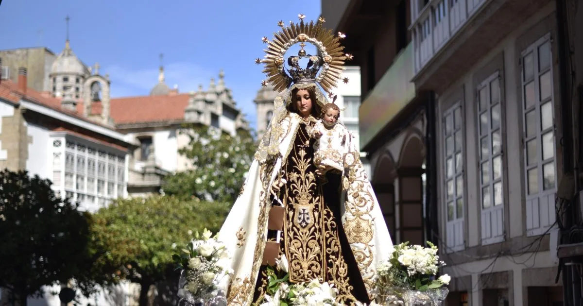 La Cofradía de la Virgen del Carmen celebró 300 años de devoción en una misa multitudinaria