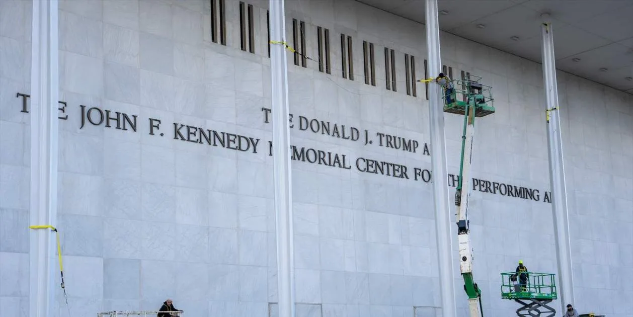 La justicia estadounidense impide cambiar el nombre del Centro Kennedy por el de Trump