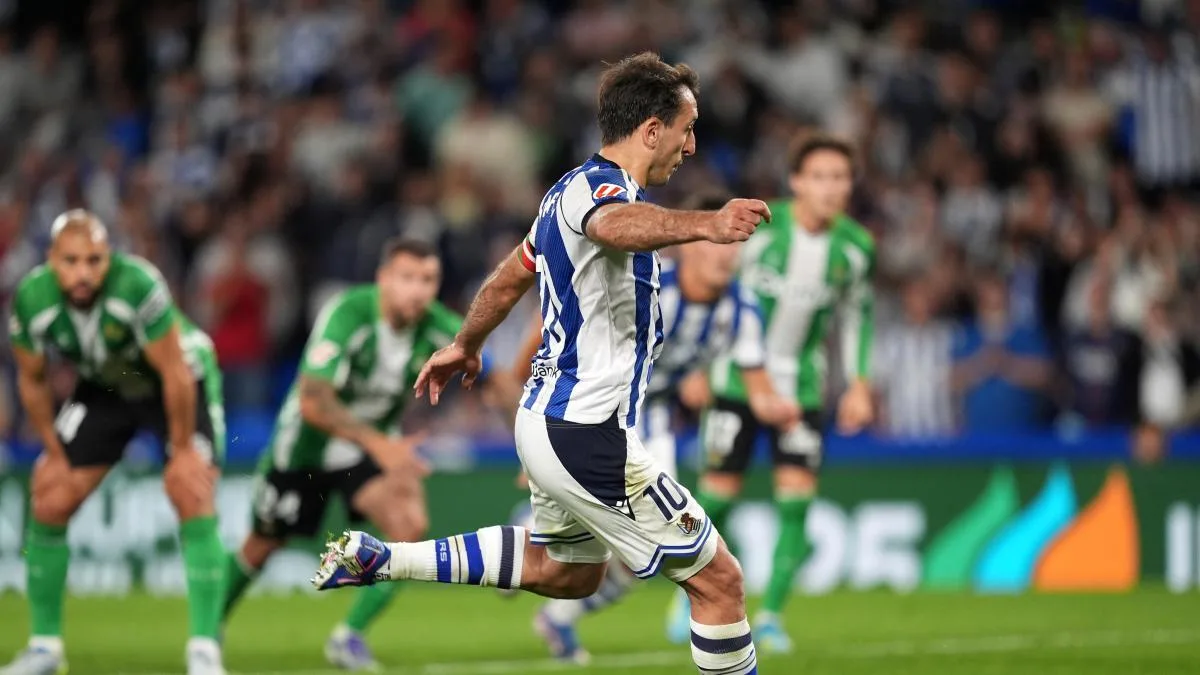 La Real Sociedad rescata un empate ante el Betis tras remontar un 0-2 inicial
