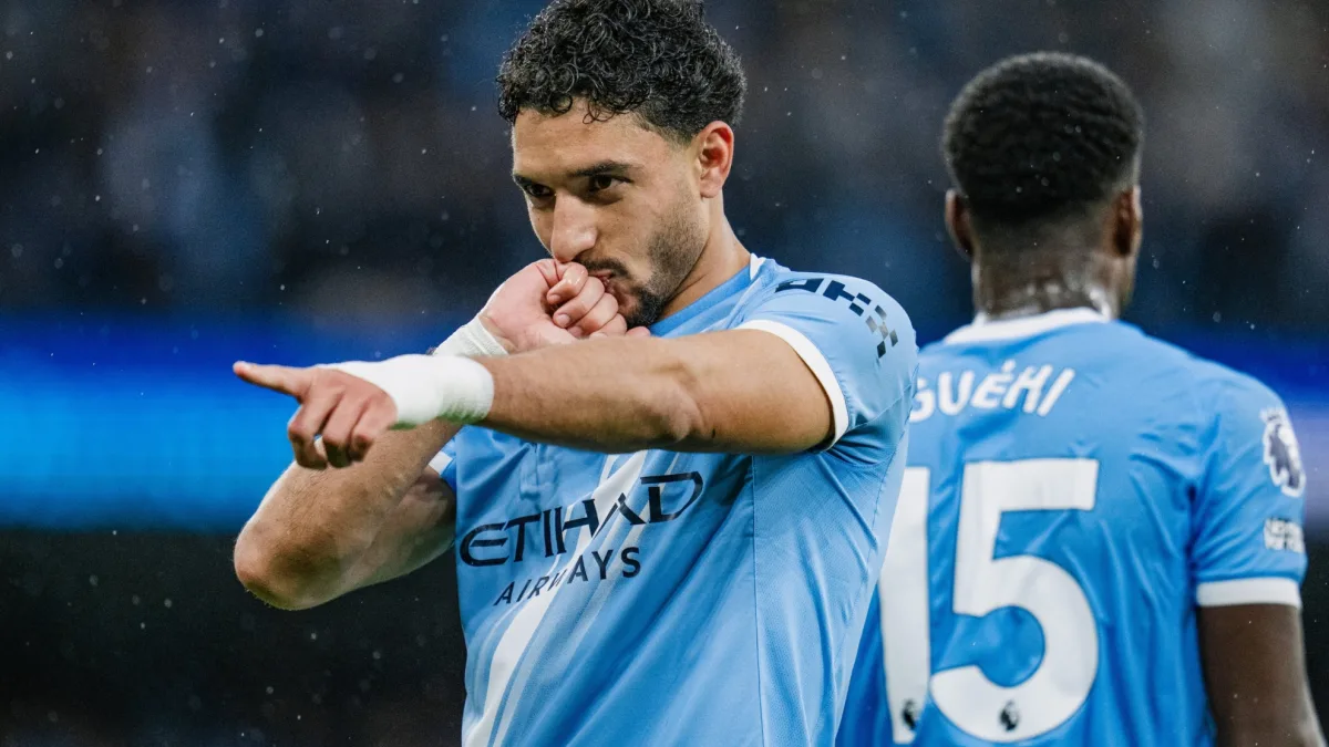 Manchester City presiona al Arsenal tras vencer con claridad al Crystal Palace