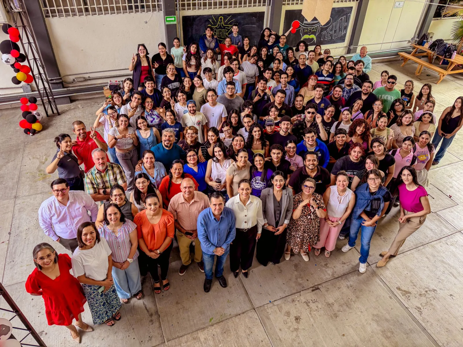 Nuevo director asume liderazgo en la Facultad de Lenguas Extranjeras de la Universidad de Colima