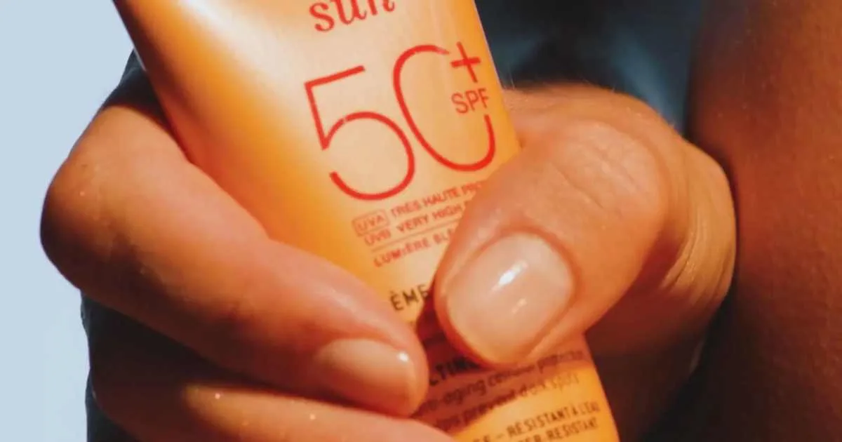Nuxe lanza crema solar facial SPF50+ para proteger y cuidar la piel todo el año