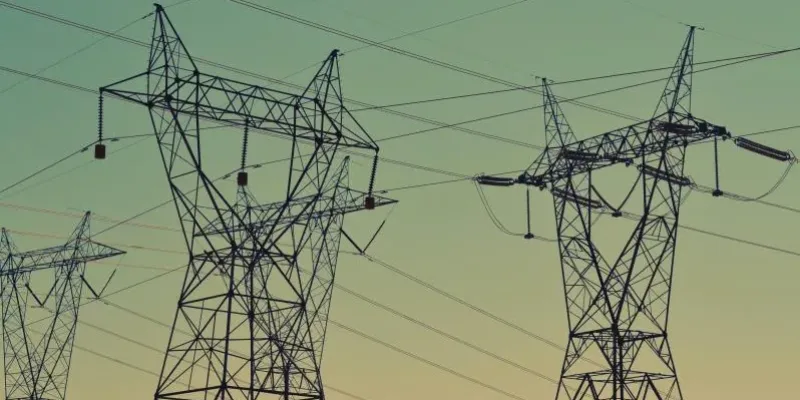 Proyecto avanzado evalúa la resistencia de apoyos anti cascada en líneas eléctricas de alta tensión