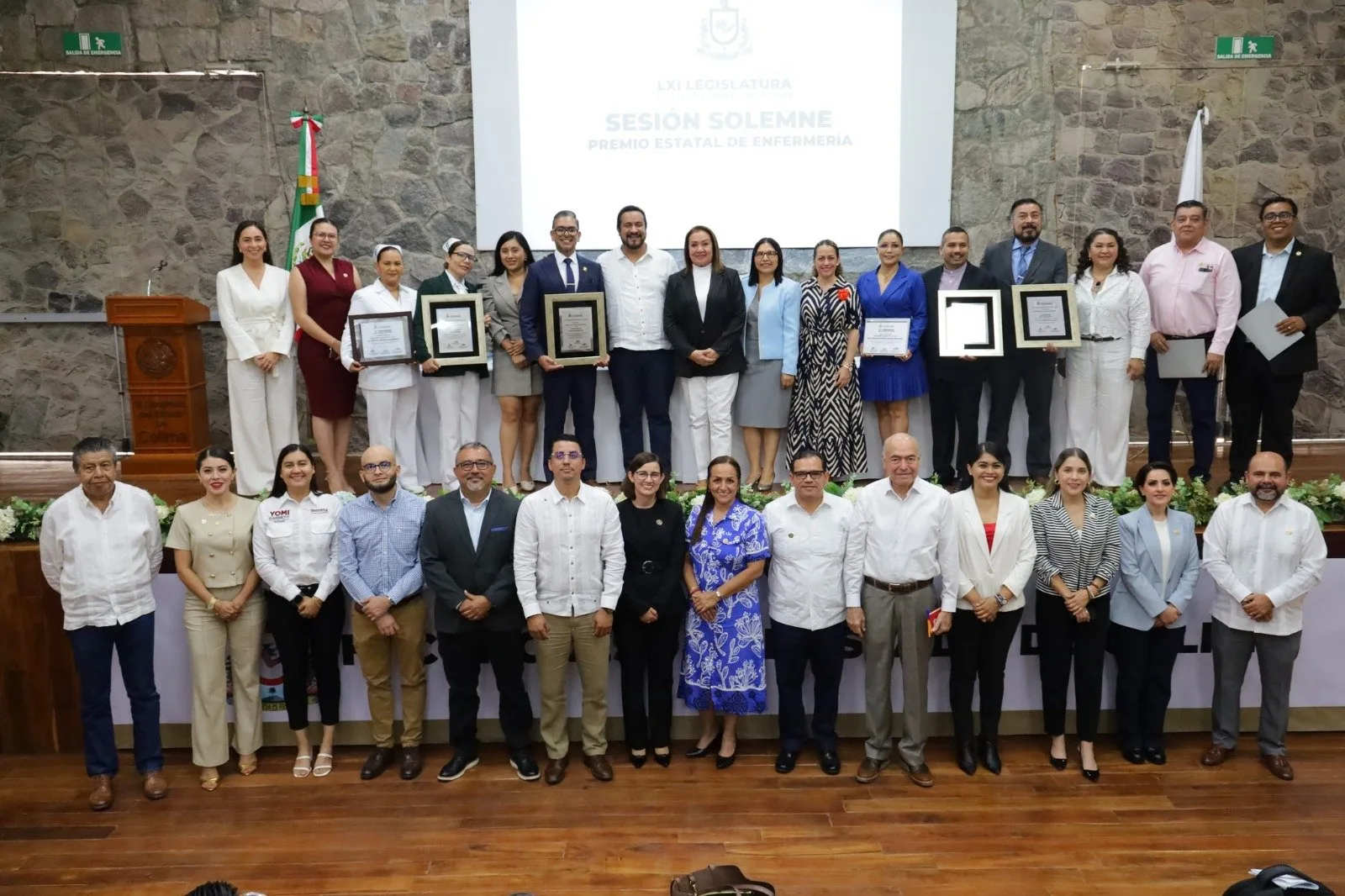 Reconocen en Colima a cuatro enfermeros destacados con premio estatal 2026