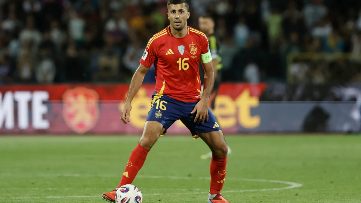 Rodri, primer capitán español en un Mundial que juega fuera de la liga local