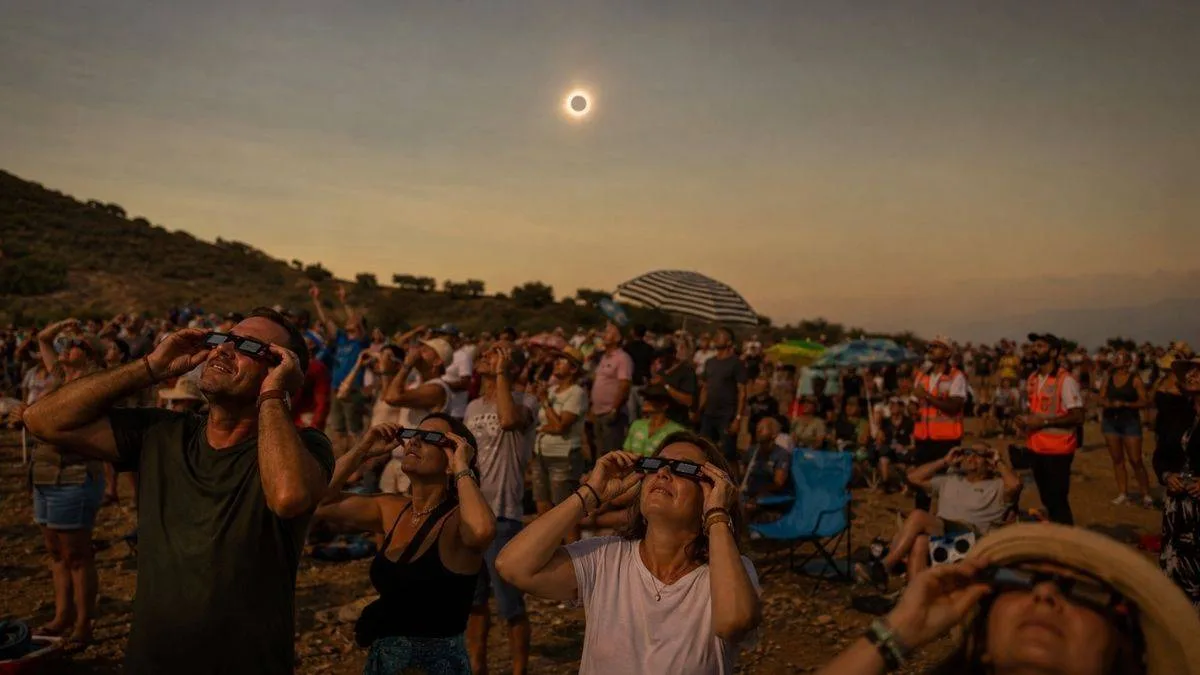 Sanidad alerta sobre riesgos oculares y sanitarios en el “Trío de eclipses” 2026-2028