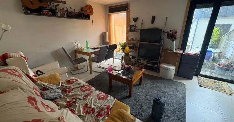 Sareb considera destinar viviendas sociales al edificio inacabado de A Regueira en Cangas