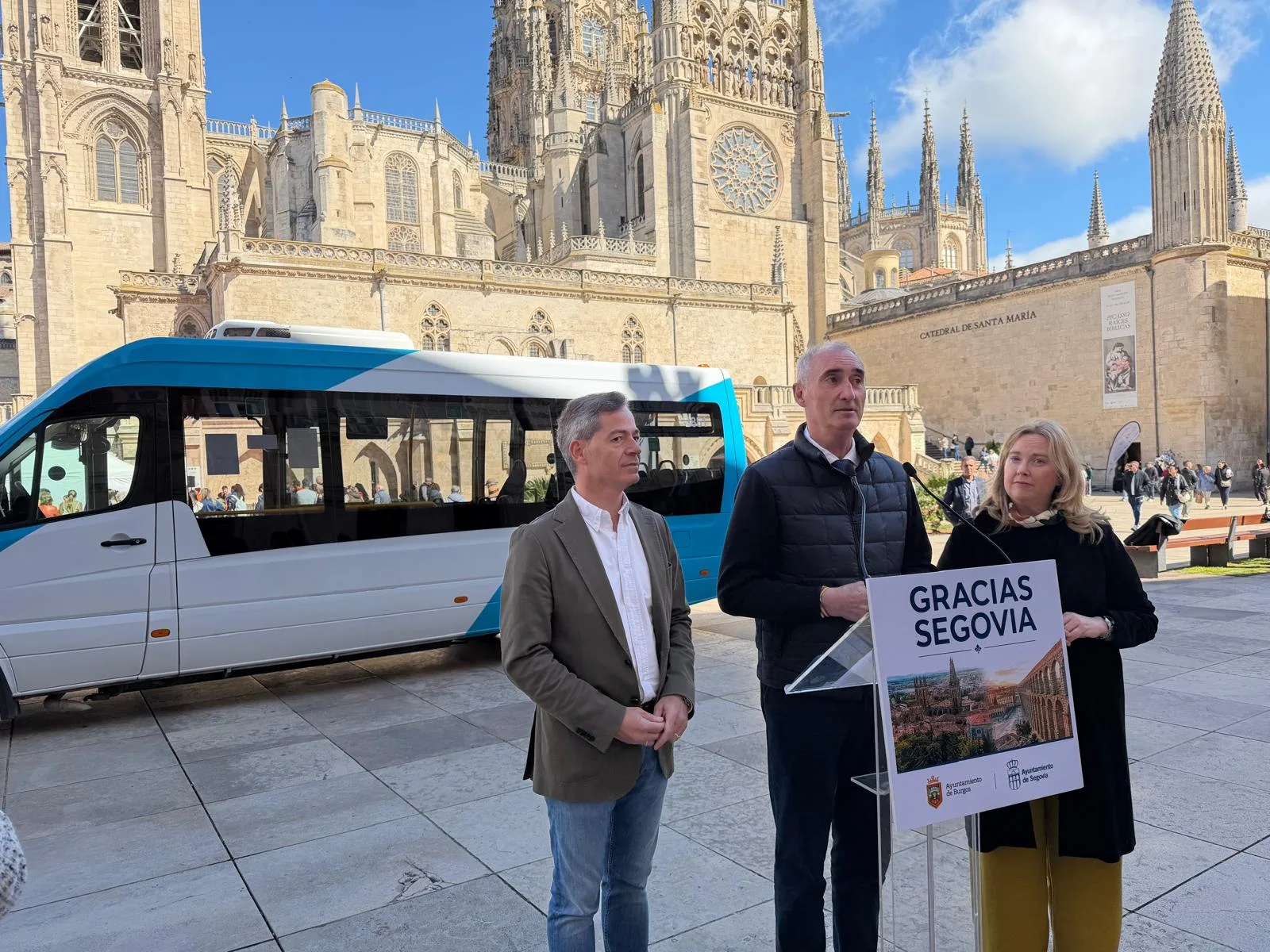 Segovia cede microbús a Burgos para reactivar su transporte tras incendio en su flota