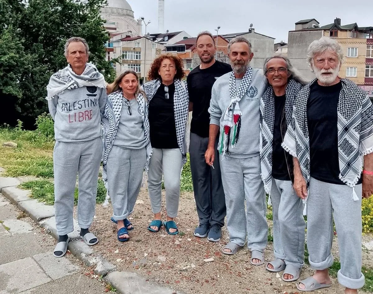 Siete activistas gallegos retenidos en flotilla a Gaza regresan esta noche a Santiago