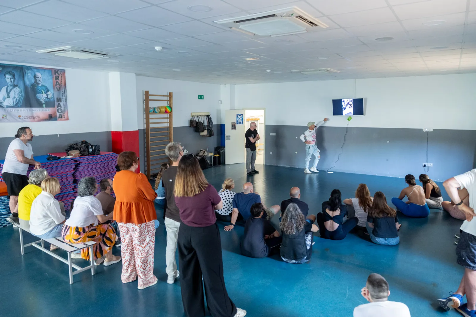 Taller de autoprotección y prevención contra robos en l’Alfàs del Pi impulsa la seguridad personal