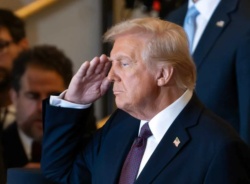Trump respalda a Warsh y subraya su autonomía al asumir la presidencia de la Fed
