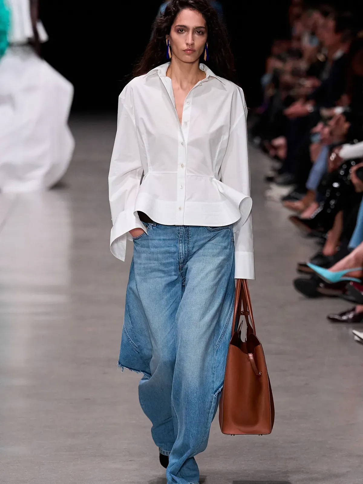 Un vaquero con tejido que purifica el aire llega a las tiendas de Stella McCartney