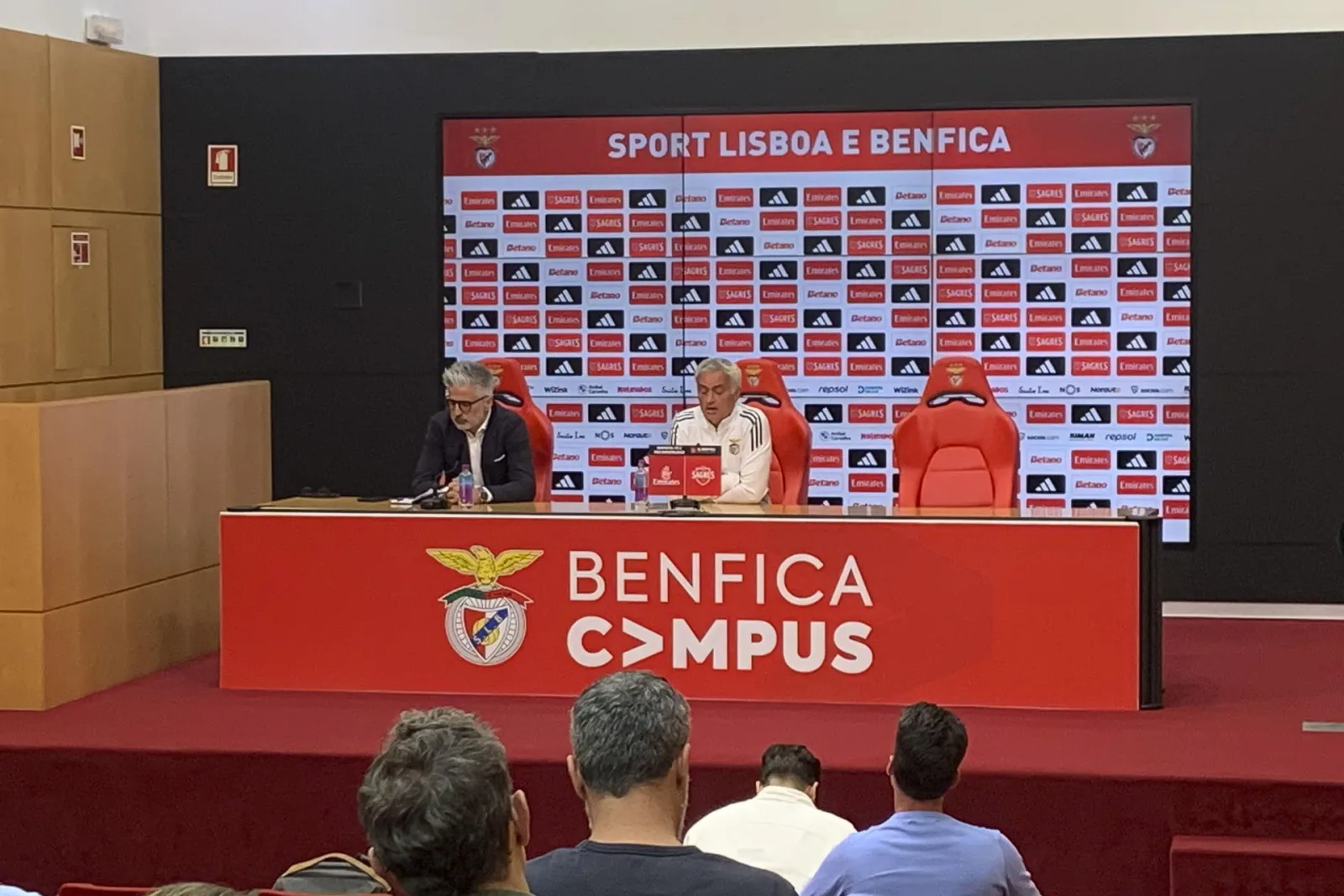 Benfica confirma oferta de Florentino Pérez para traer a Mourinho al Real Madrid