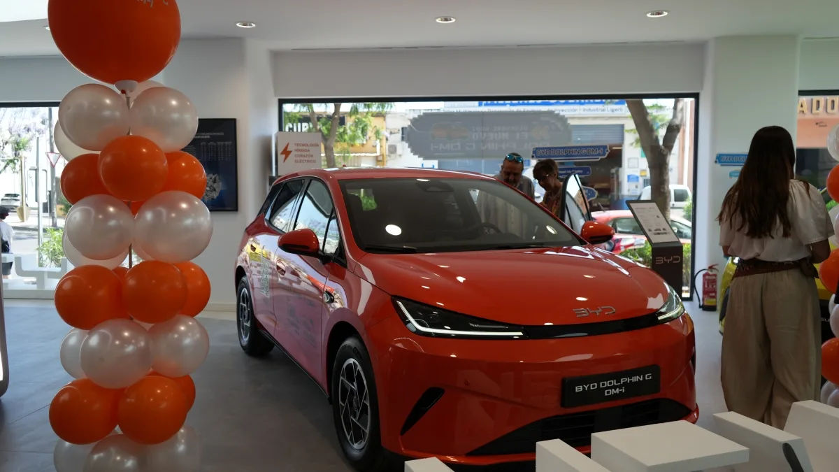 BYD Atursa presenta en Valencia el híbrido enchufable Dolphin G DM-i con etiqueta cero emisiones