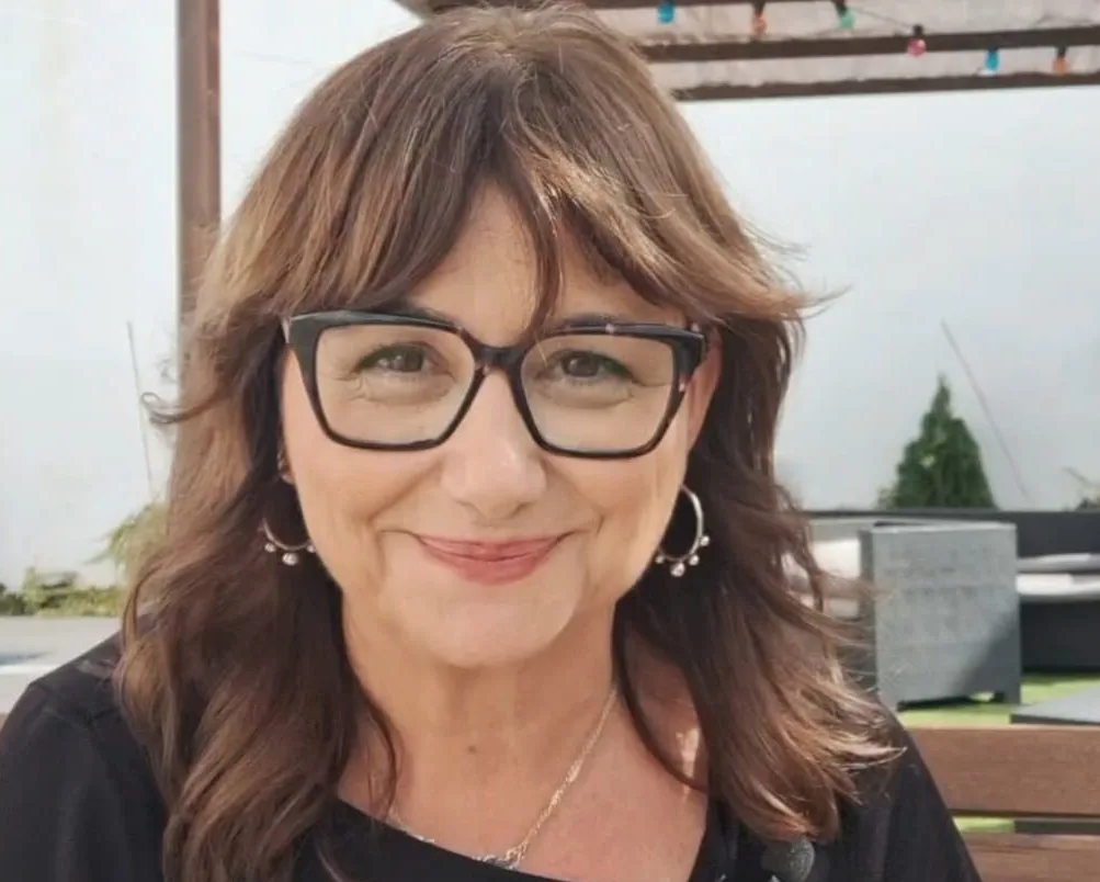 Carmen Amoraga se define a través de tres libros que marcan su esencia literaria