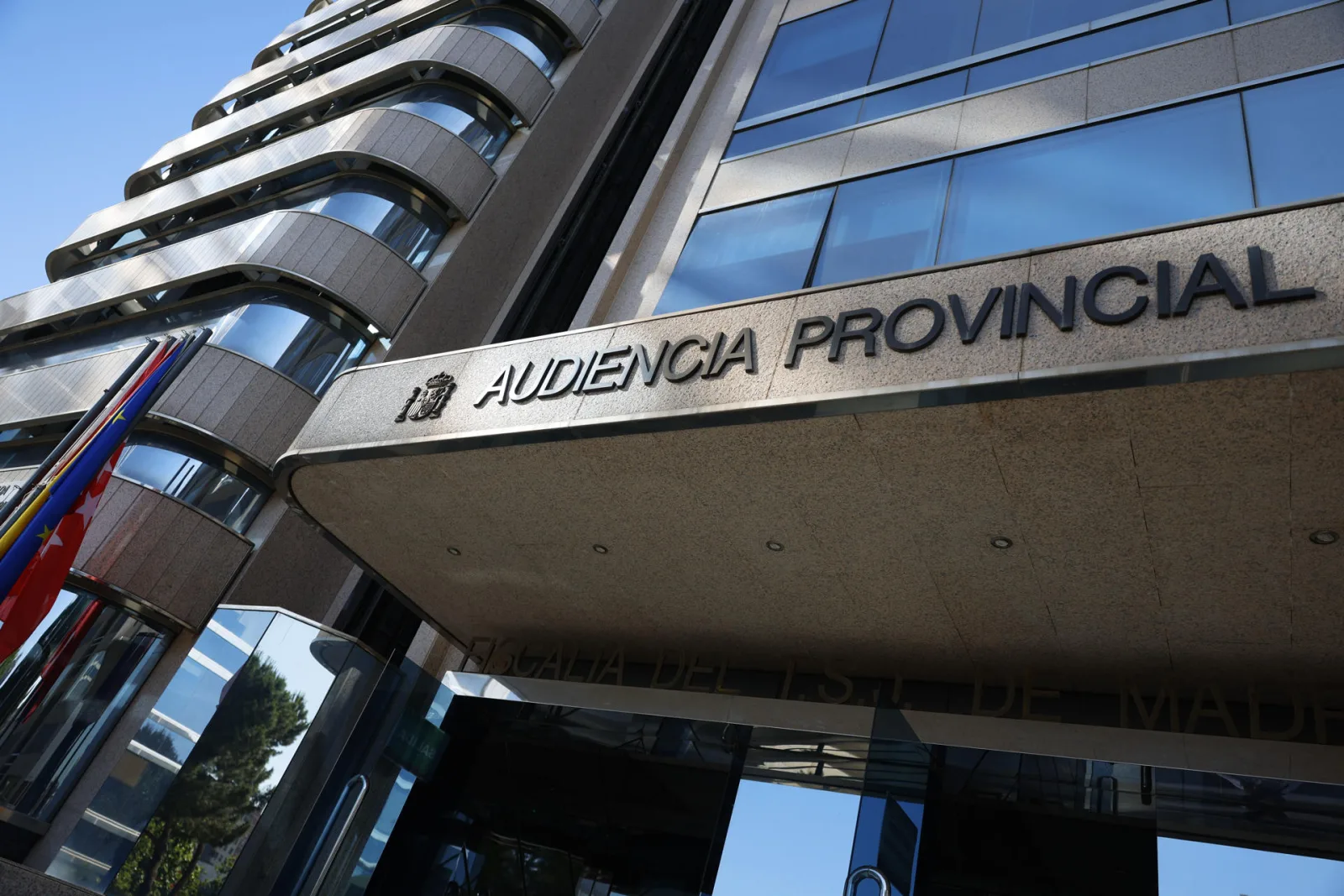 Condenan a diez años y medio de prisión a profesor por abuso sexual de alumnas y suicidio de una víctima