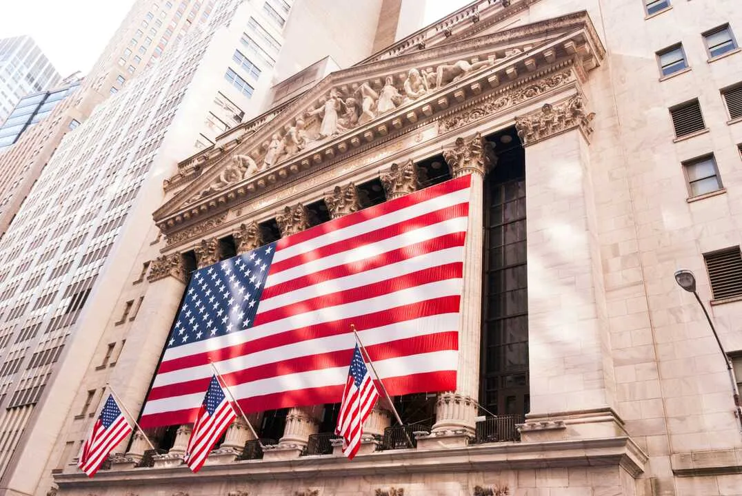 El Dow Jones resiste mientras S&P 500 y Nasdaq caen tras tensión geopolítica