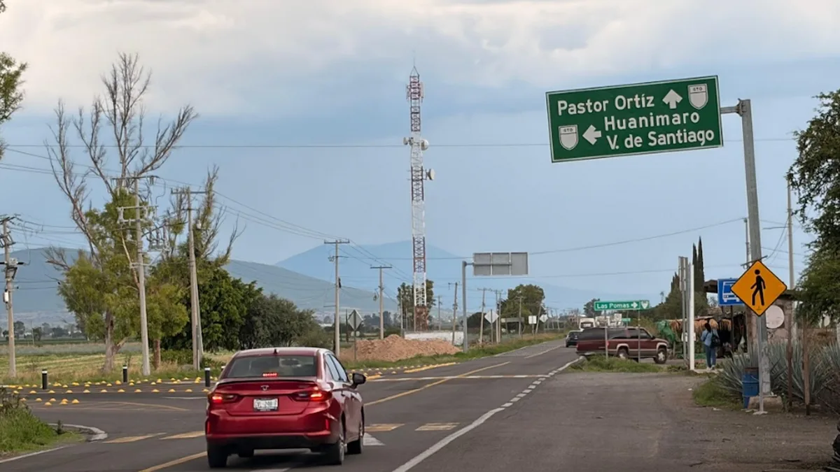 Encuentran cinco bolsas con restos humanos en parador de camiones en Abasolo