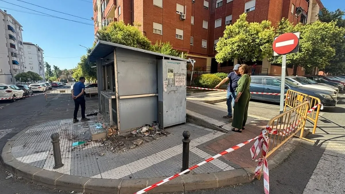 Huelva avanza en la demolición de kioscos abandonados para mejorar el espacio público