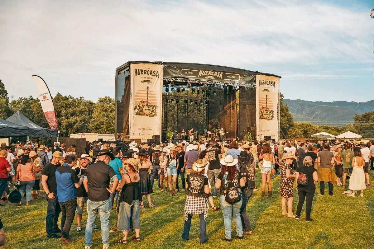 Huercasa Country Festival regresa a Riaza con música y ambiente familiar en un entorno rural