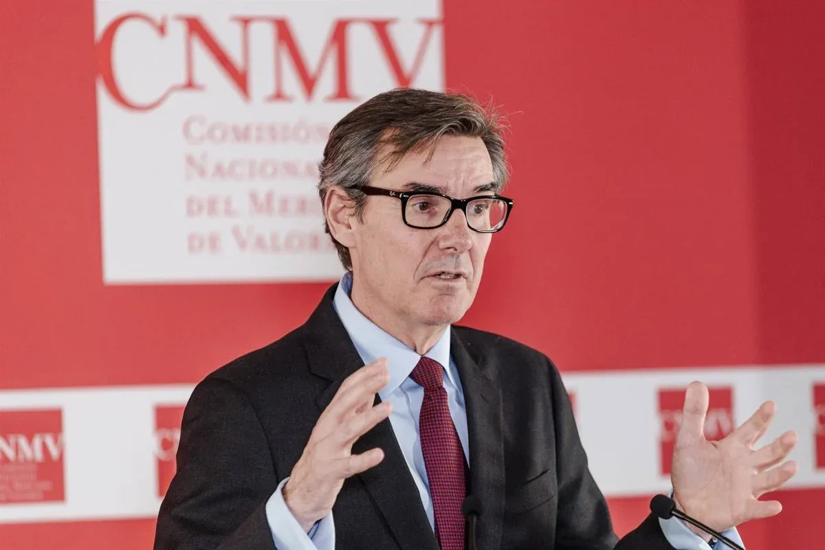 La CNMV propone reformar la ley de OPAs tras la oferta de BBVA sobre Sabadell