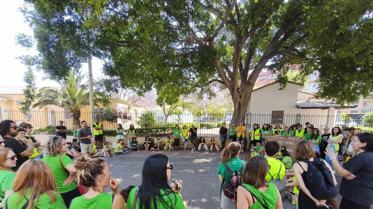 La huelga docente en Port de Sagunt refleja creciente indignación y nueva protesta pacífica