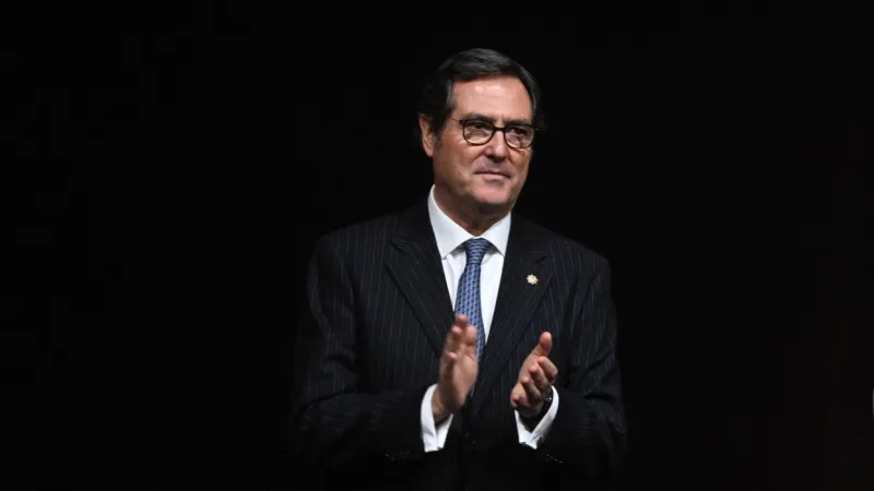 La retribución de Garamendi supera los 400.000 euros en medio de tensiones laborales