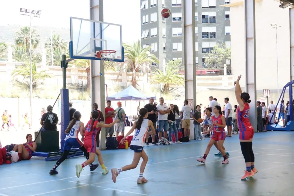 Las 8 Horas de Basket reúnen a centenares de jóvenes talentos en El Chapatal