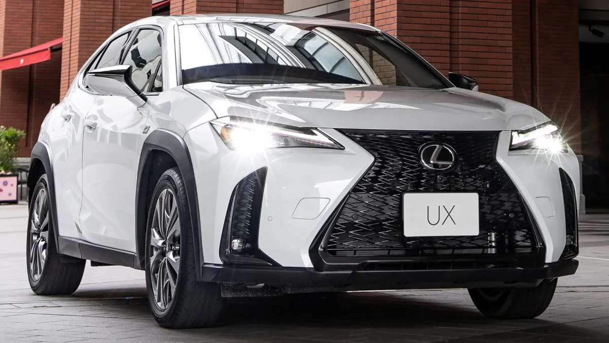 Lexus UX 300h 2026 mejora eficiencia, confort y tecnología en SUV compacto premium