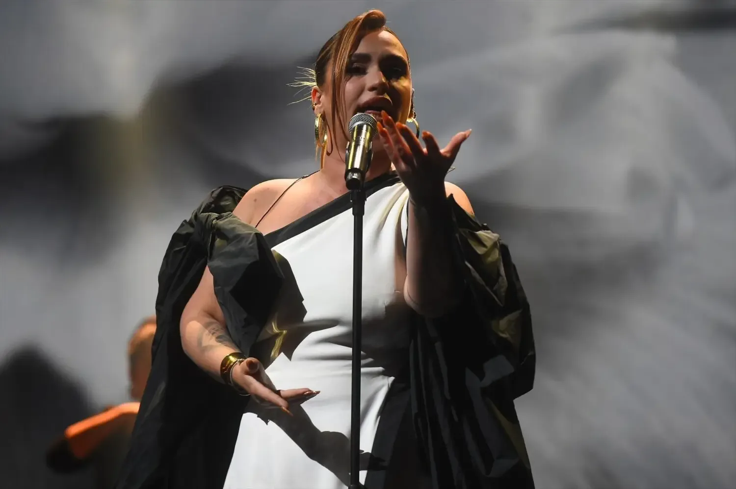 Lia Kali fusiona hip-hop y flamenco para transformar el dolor en música en las Noches del Botánico