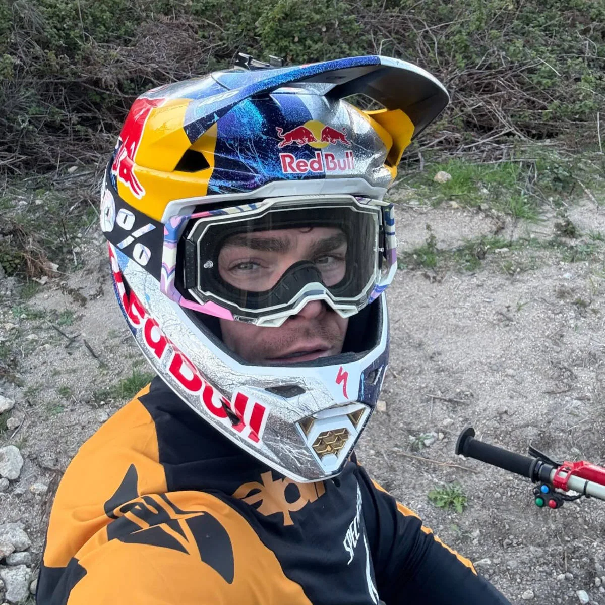 Loïc Bruni se somete a cirugía tras grave lesión en la muñeca y estará fuera tres meses