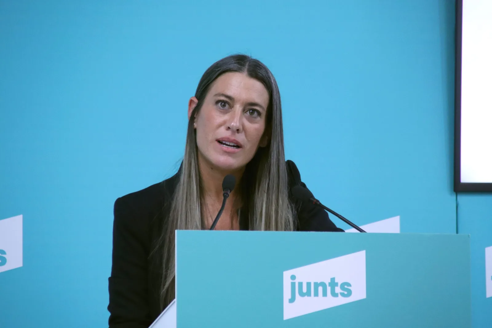 Míriam Nogueras acusa a Gabriel Rufián de aliarse sin condiciones con el PSOE