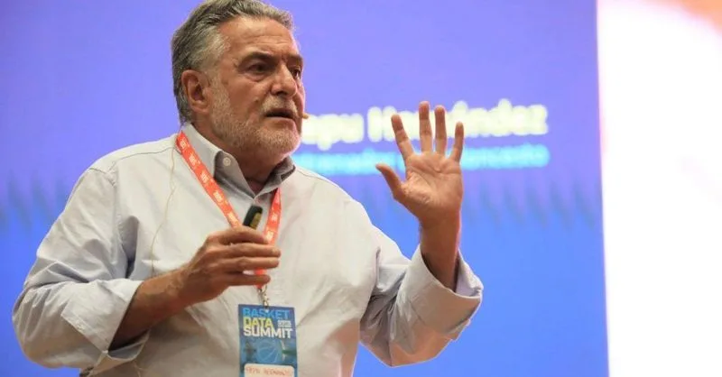 Pepu Hernández distingue entre grupo y equipo en el baloncesto profesional