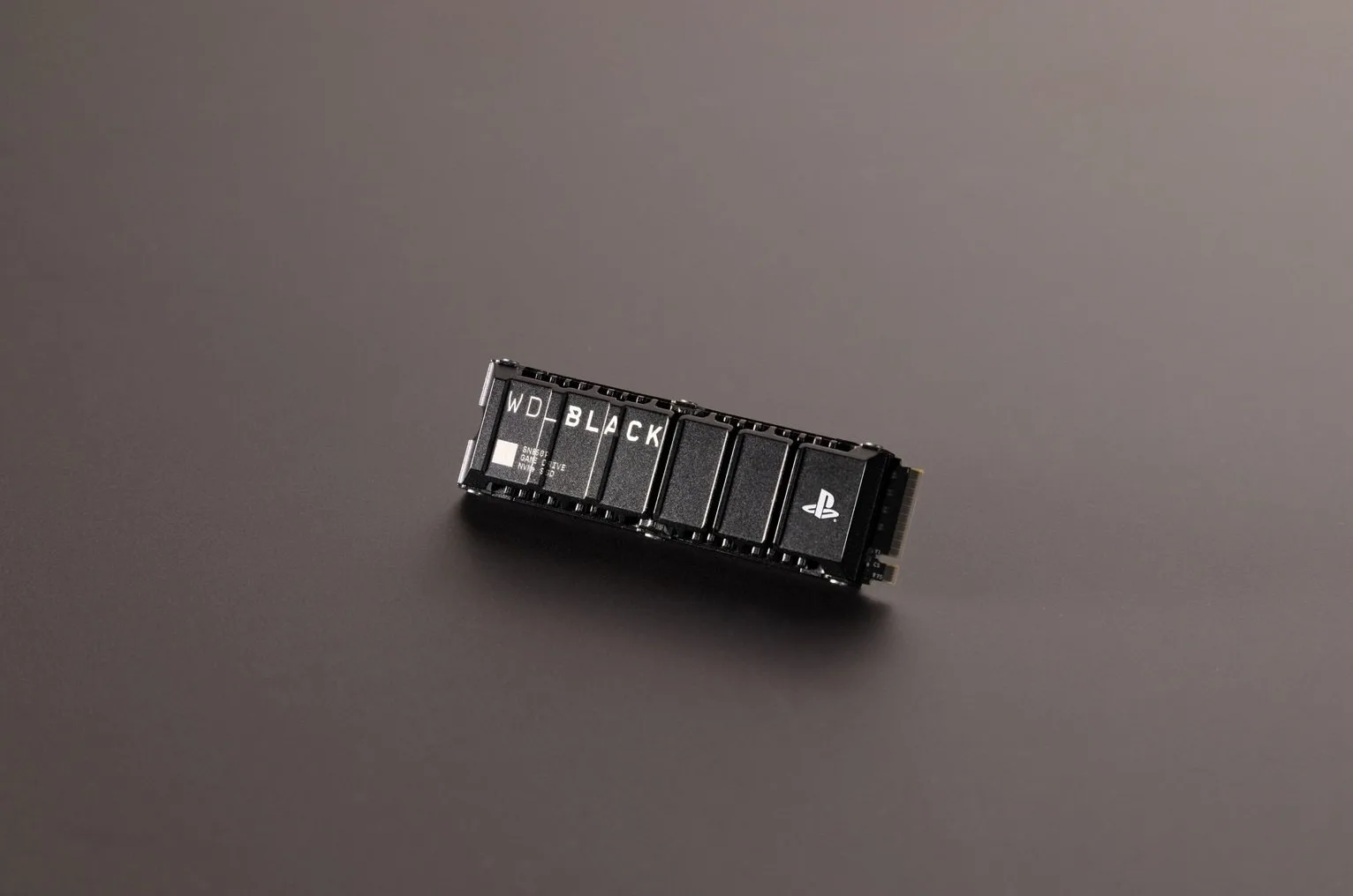 SanDisk ofrece un SSD de 8 TB para PS5 a un precio cercano al valor de tres consolas