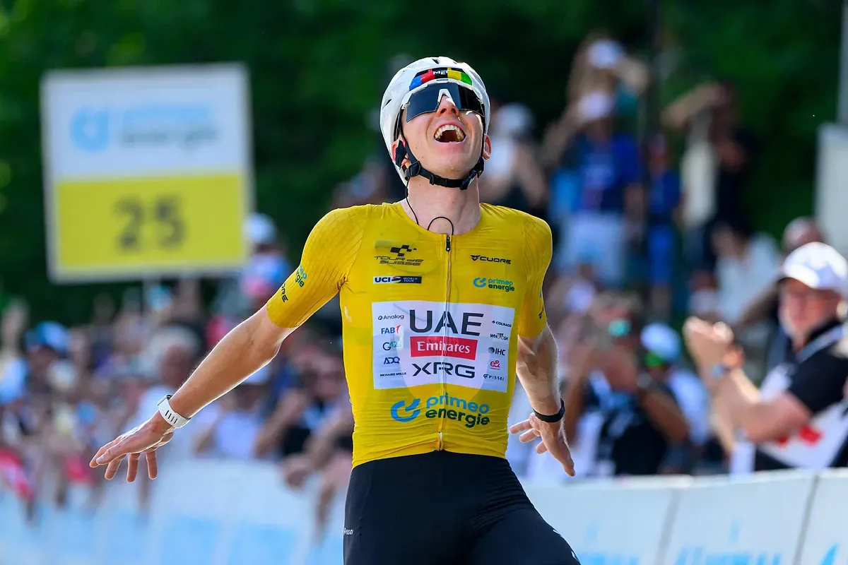 Tadej Pogacar domina el Tour de Suiza con tres victorias y supera a Carapaz por más de seis minutos